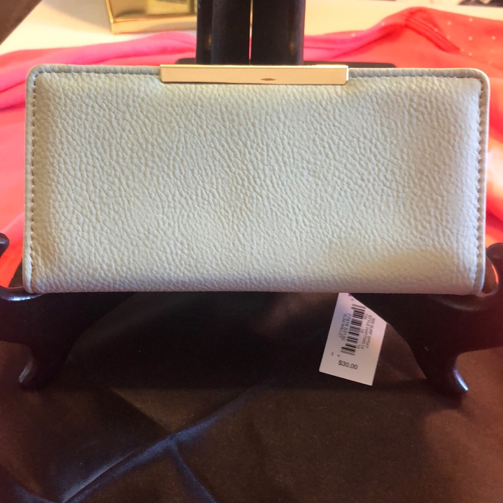 Apt 9 Slim Wallet RFID Blocking